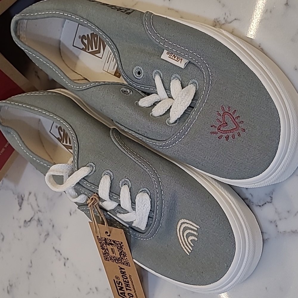 NIB Van's Size 6.5